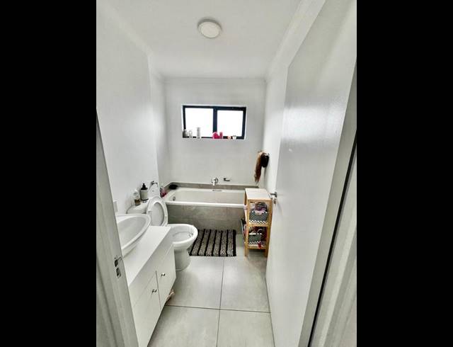 2 BEDROOM PROPERTY TO RENT IN HAYFIELDS